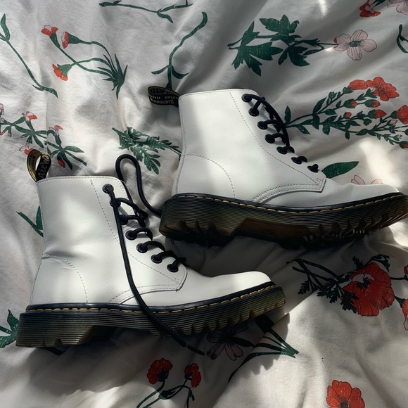 good condition white doc martens! - Picture 3 of 11
